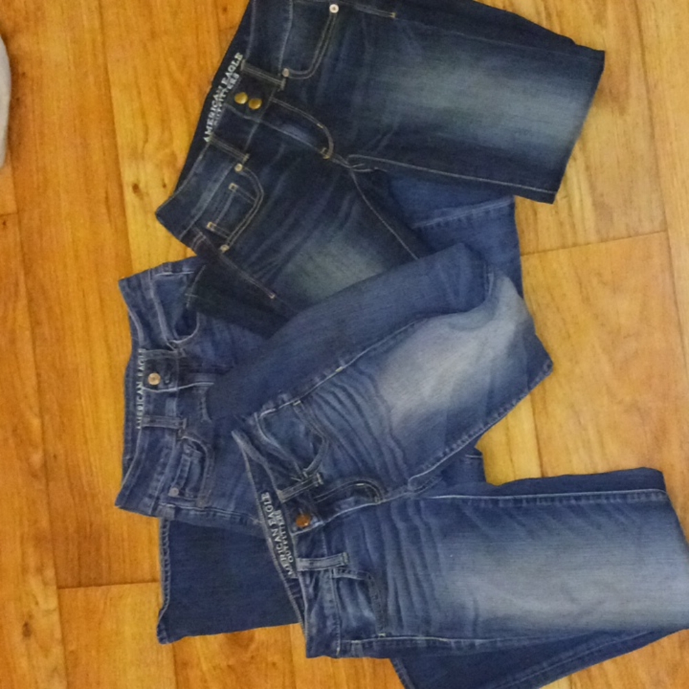 3 pairs American Eagle Jeans